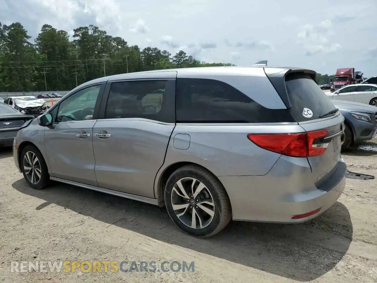 2 Photograph of a damaged car 5FNRL6H82NB009321 HONDA ODYSSEY 2022