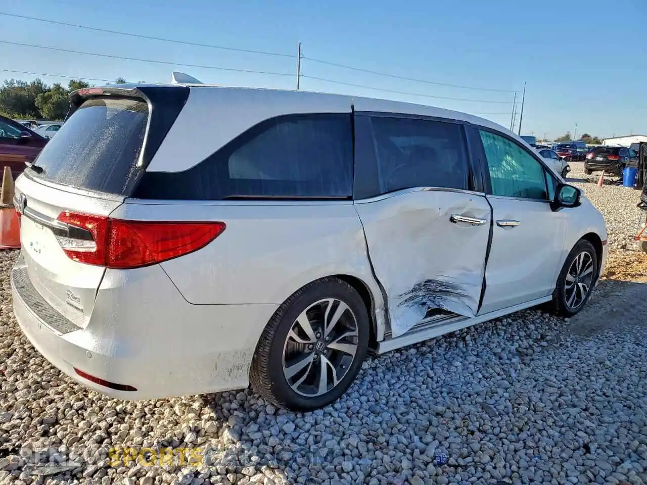 3 Photograph of a damaged car 5FNRL6H82NB012560 HONDA ODYSSEY 2022