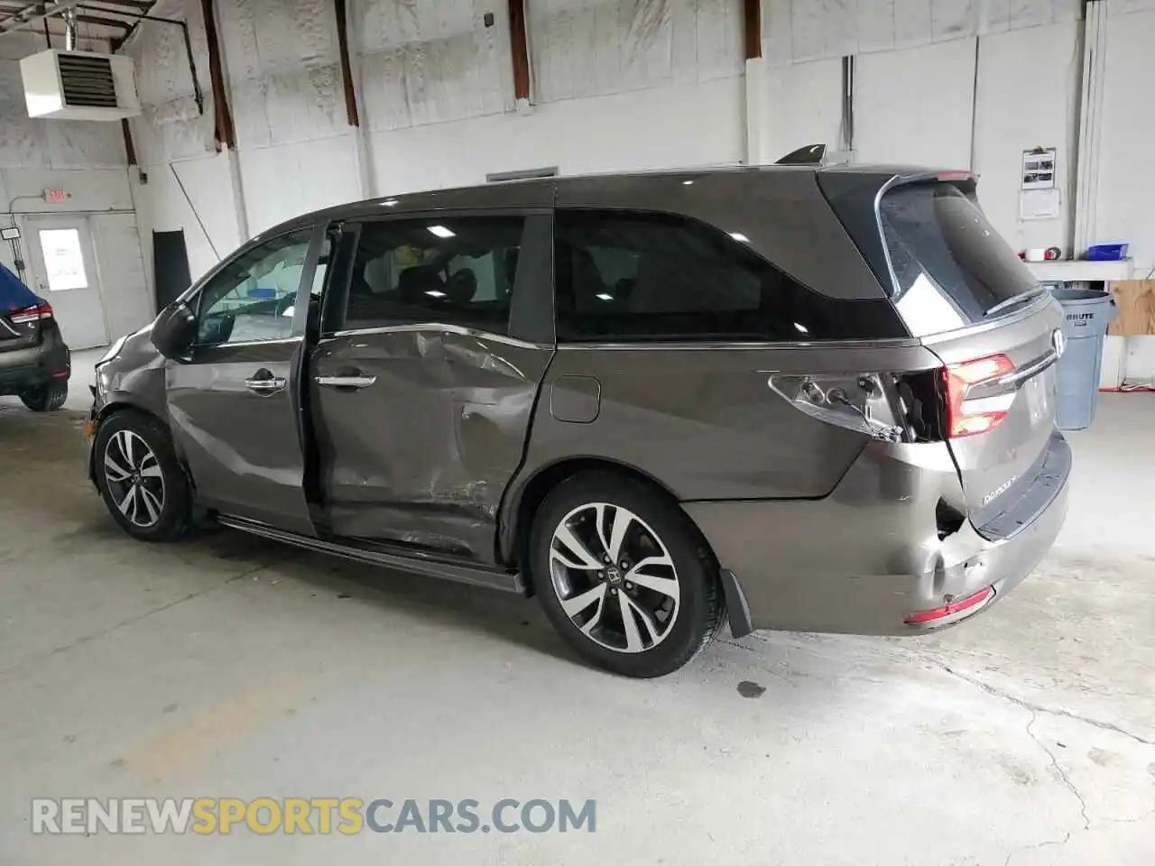 2 Photograph of a damaged car 5FNRL6H83NB043302 HONDA ODYSSEY 2022