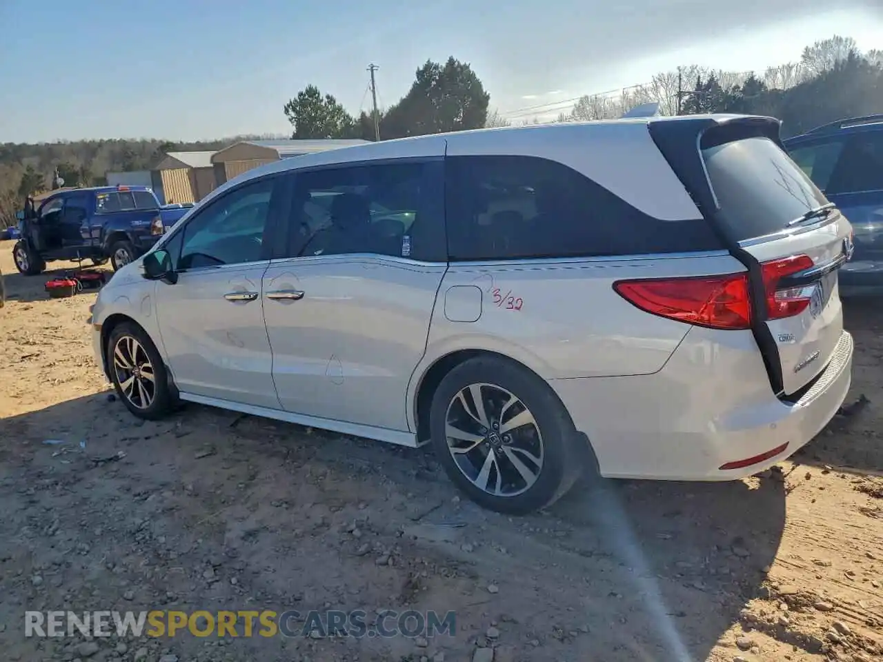 2 Photograph of a damaged car 5FNRL6H84NB003715 HONDA ODYSSEY 2022