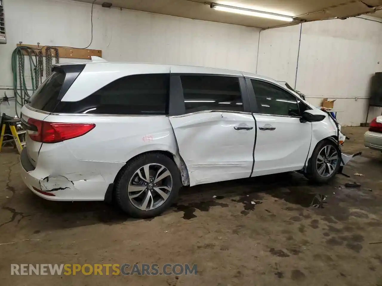 3 Photograph of a damaged car 5FNRL6H86NB047165 HONDA ODYSSEY 2022