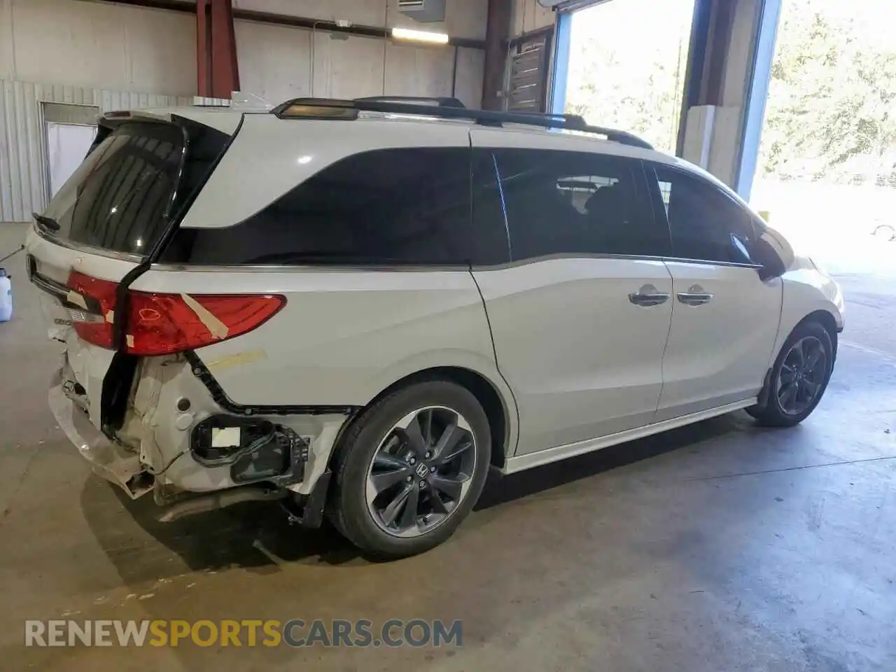 3 Photograph of a damaged car 5FNRL6H91NB006208 HONDA ODYSSEY 2022