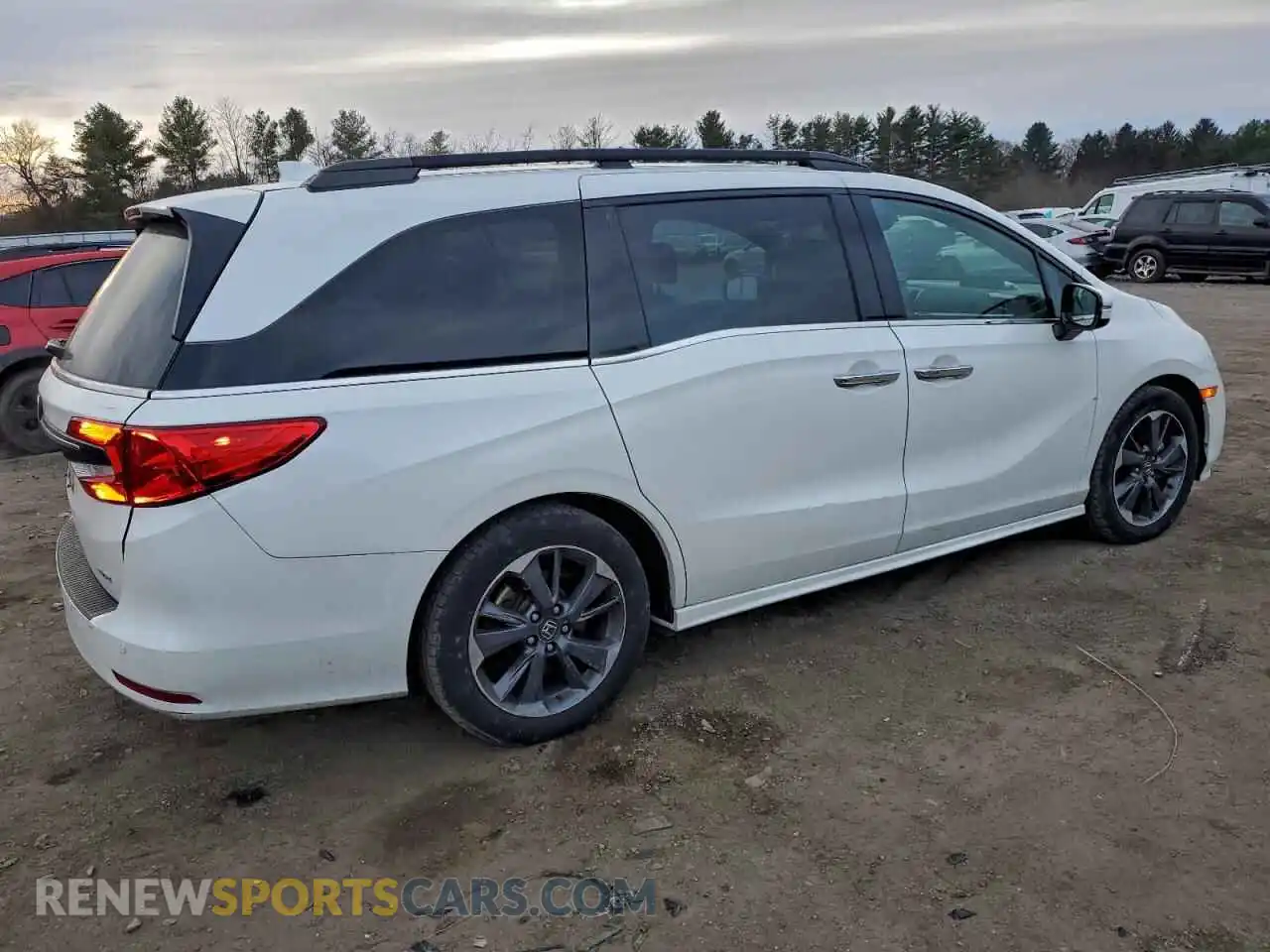 3 Photograph of a damaged car 5FNRL6H96NB047269 HONDA ODYSSEY 2022