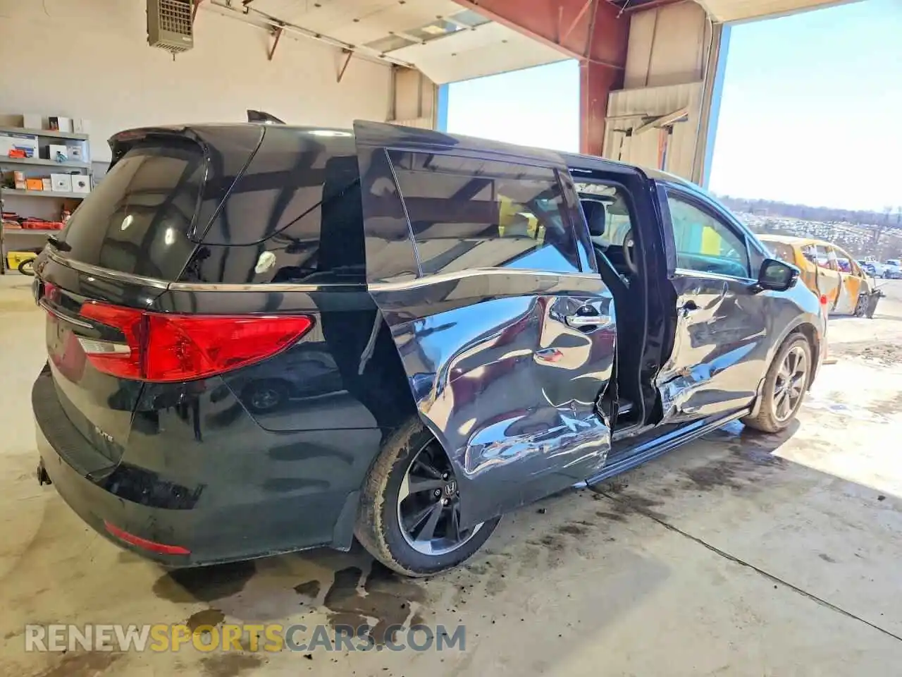 3 Photograph of a damaged car 5FNRL6H97NB042890 HONDA ODYSSEY 2022