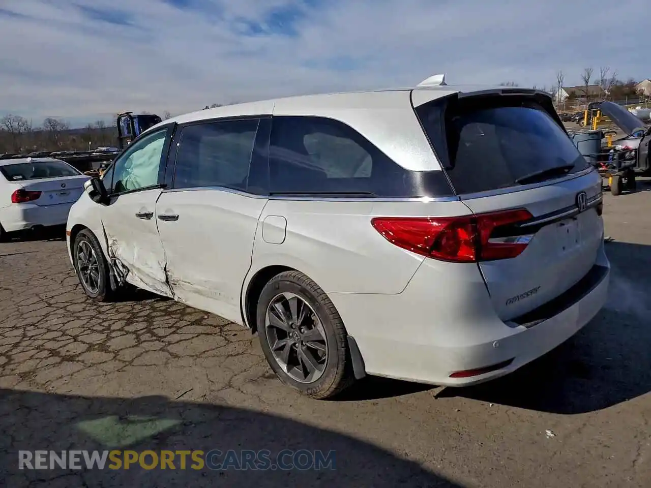 2 Photograph of a damaged car 5FNRL6H9XNB057352 HONDA ODYSSEY 2022