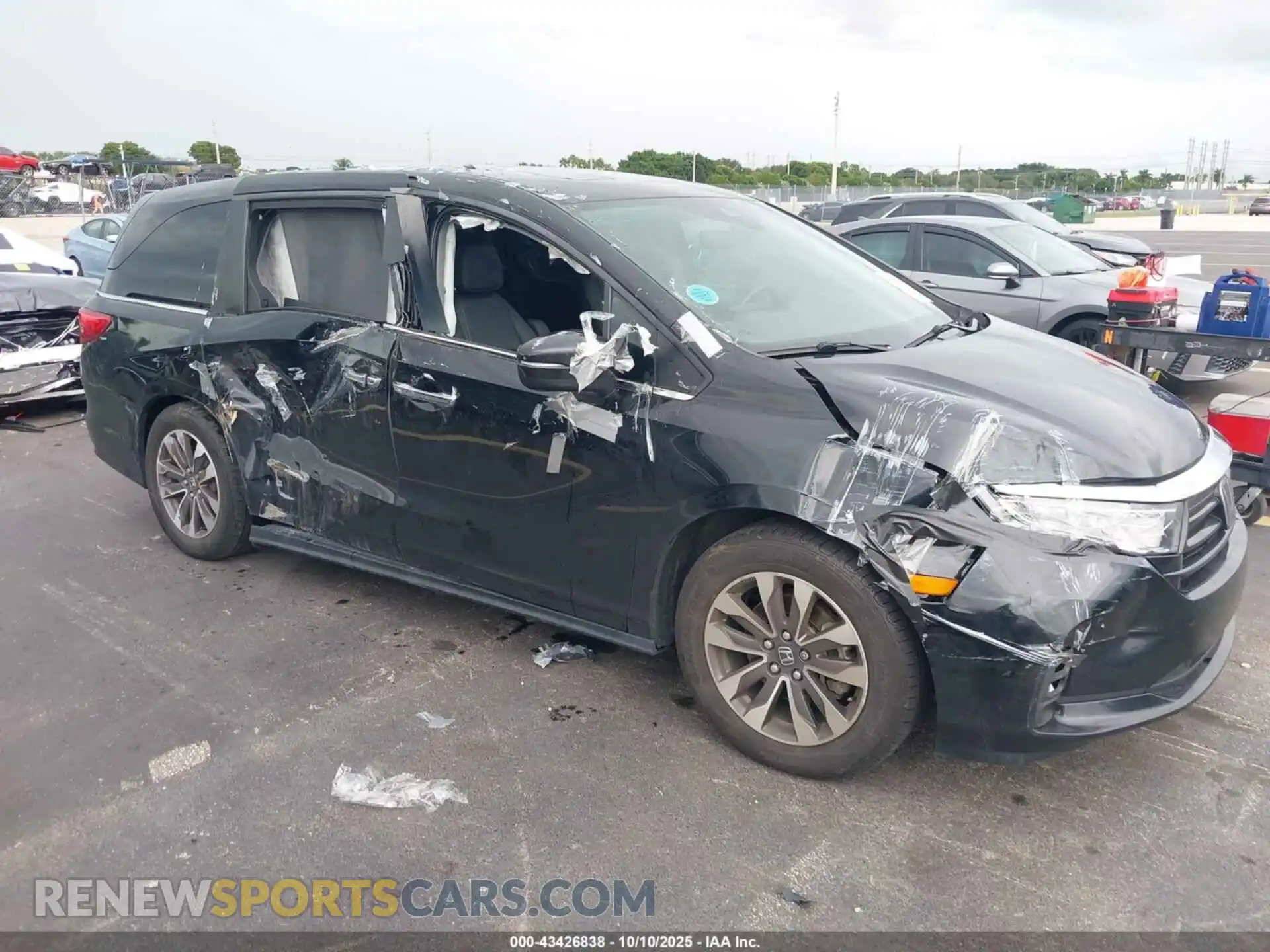 1 Photograph of a damaged car 5FNRL6H64PB036649 HONDA ODYSSEY 2023