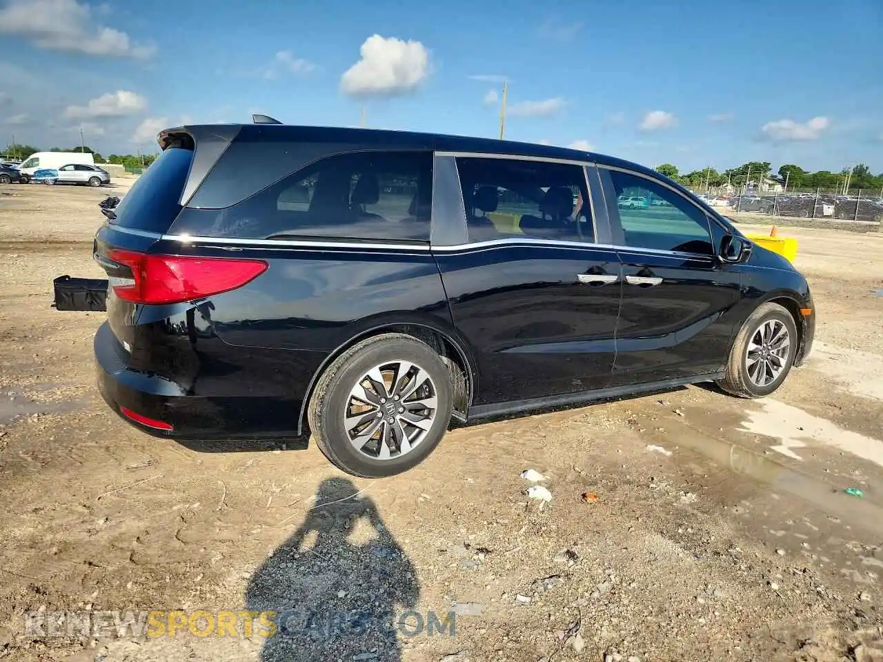 3 Photograph of a damaged car 5FNRL6H65PB006642 HONDA ODYSSEY 2023