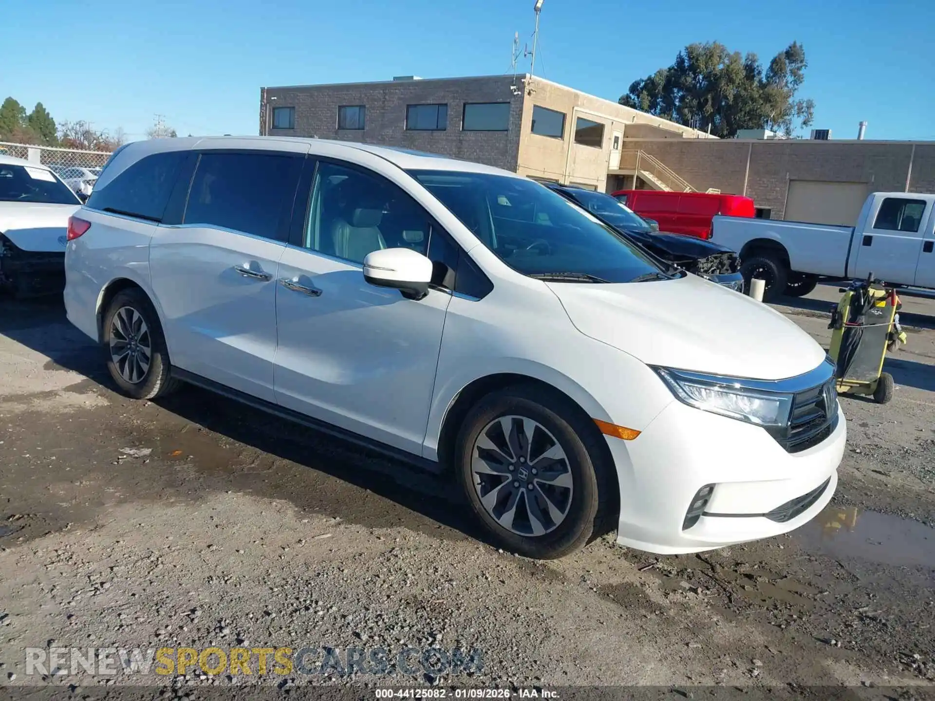 1 Photograph of a damaged car 5FNRL6H65PB044338 HONDA ODYSSEY 2023