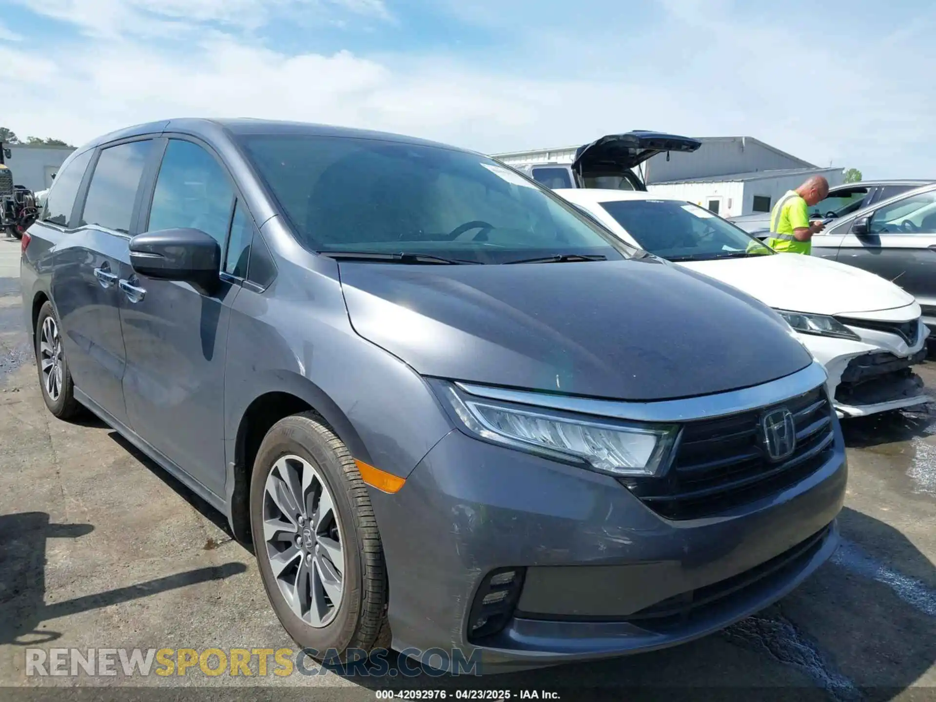1 Photograph of a damaged car 5FNRL6H67PB067555 HONDA ODYSSEY 2023