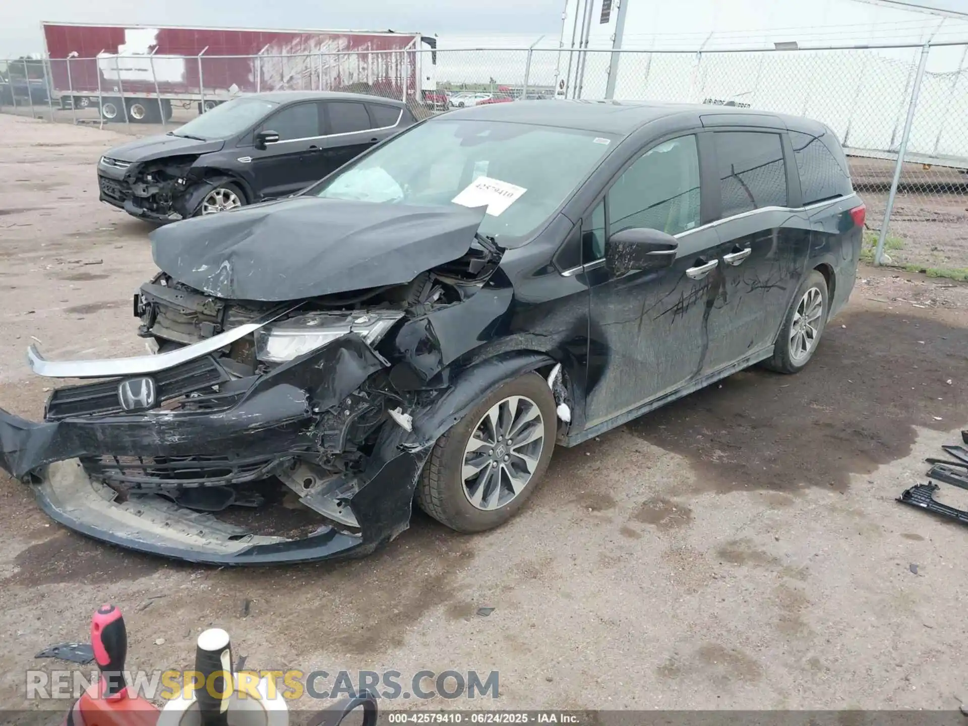 2 fotografías del automóvil dañado 5FNRL6H68PB041580 HONDA ODYSSEY 2023
