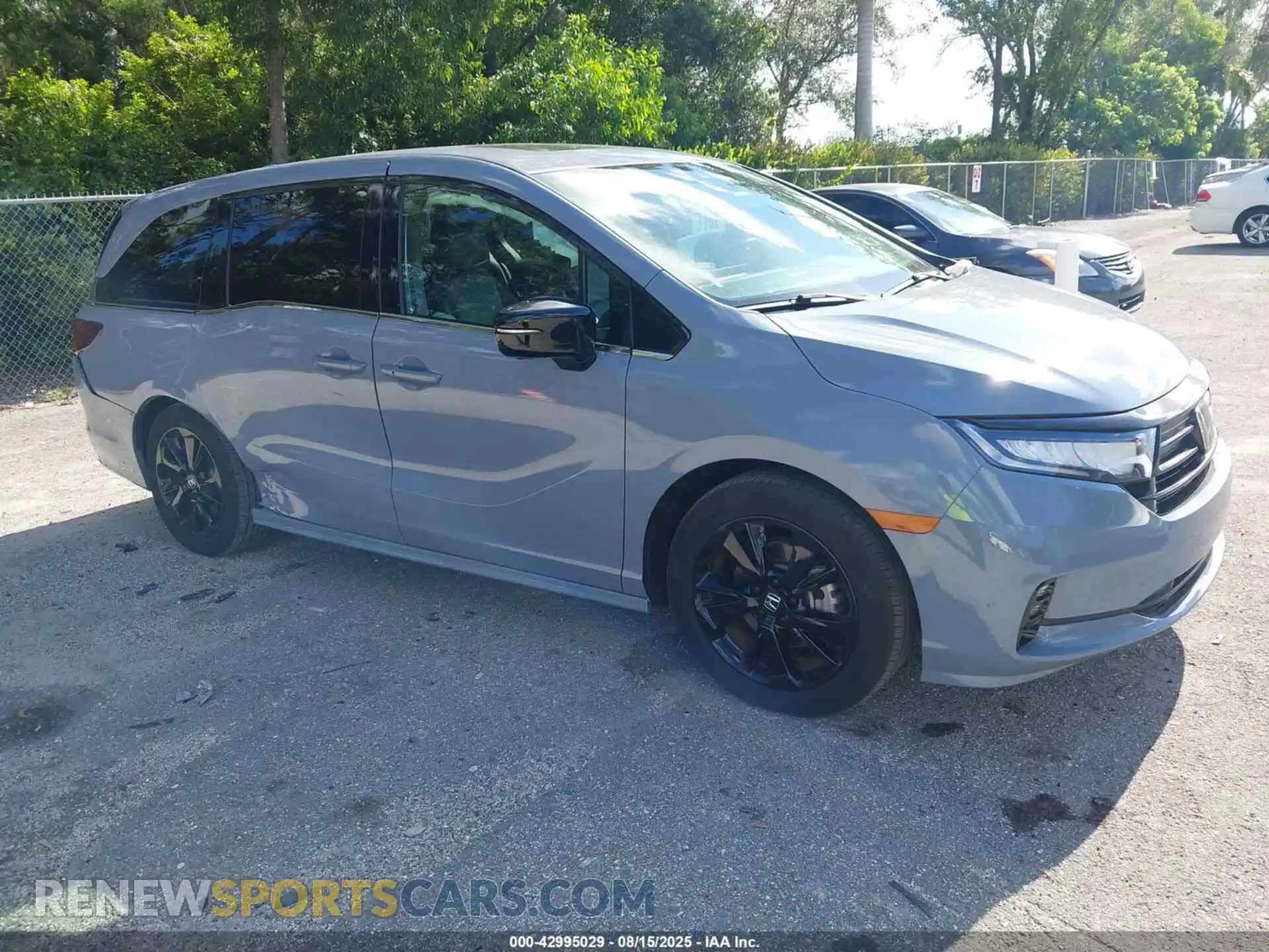 1 Photograph of a damaged car 5FNRL6H7XPB070667 HONDA ODYSSEY 2023