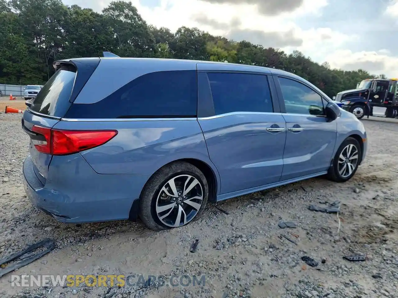3 Photograph of a damaged car 5FNRL6H82PB070381 HONDA ODYSSEY 2023