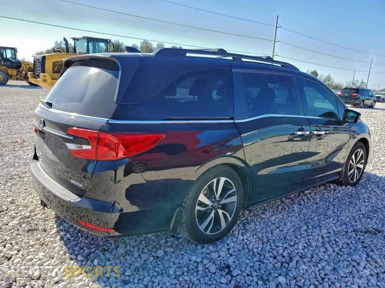 3 Photograph of a damaged car 5FNRL6H83PB042704 HONDA ODYSSEY 2023