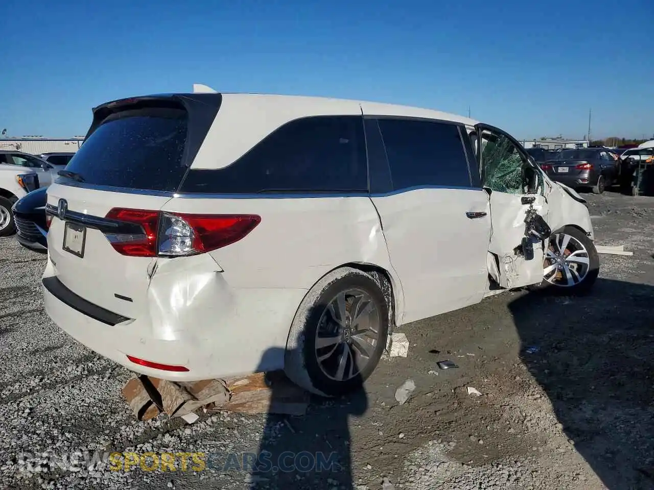 3 Photograph of a damaged car 5FNRL6H84PB015933 HONDA ODYSSEY 2023