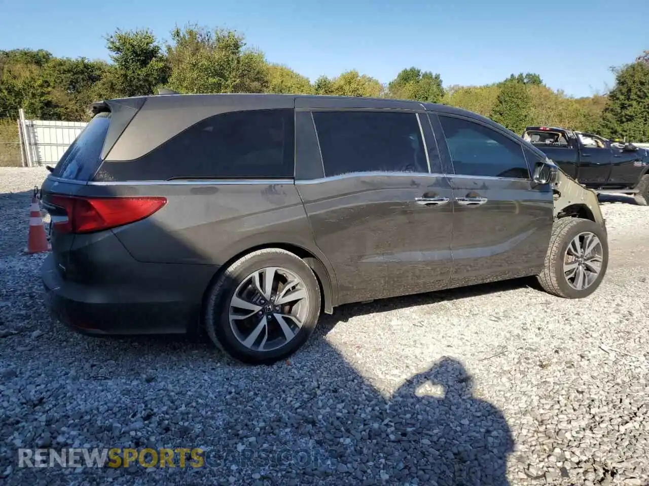 3 Photograph of a damaged car 5FNRL6H86PB007431 HONDA ODYSSEY 2023