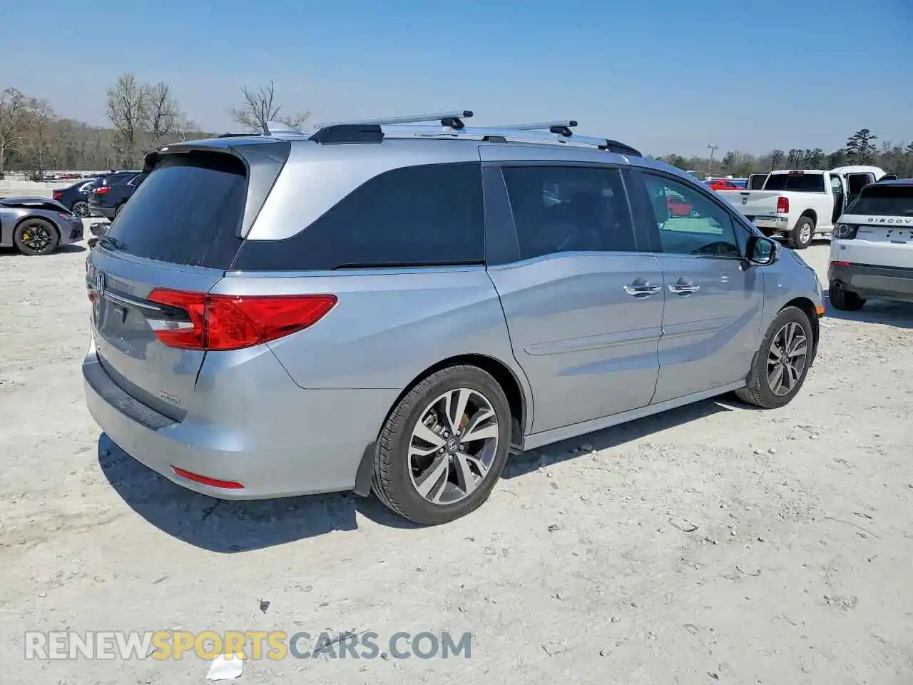 3 Photograph of a damaged car 5FNRL6H86PB017490 HONDA ODYSSEY 2023