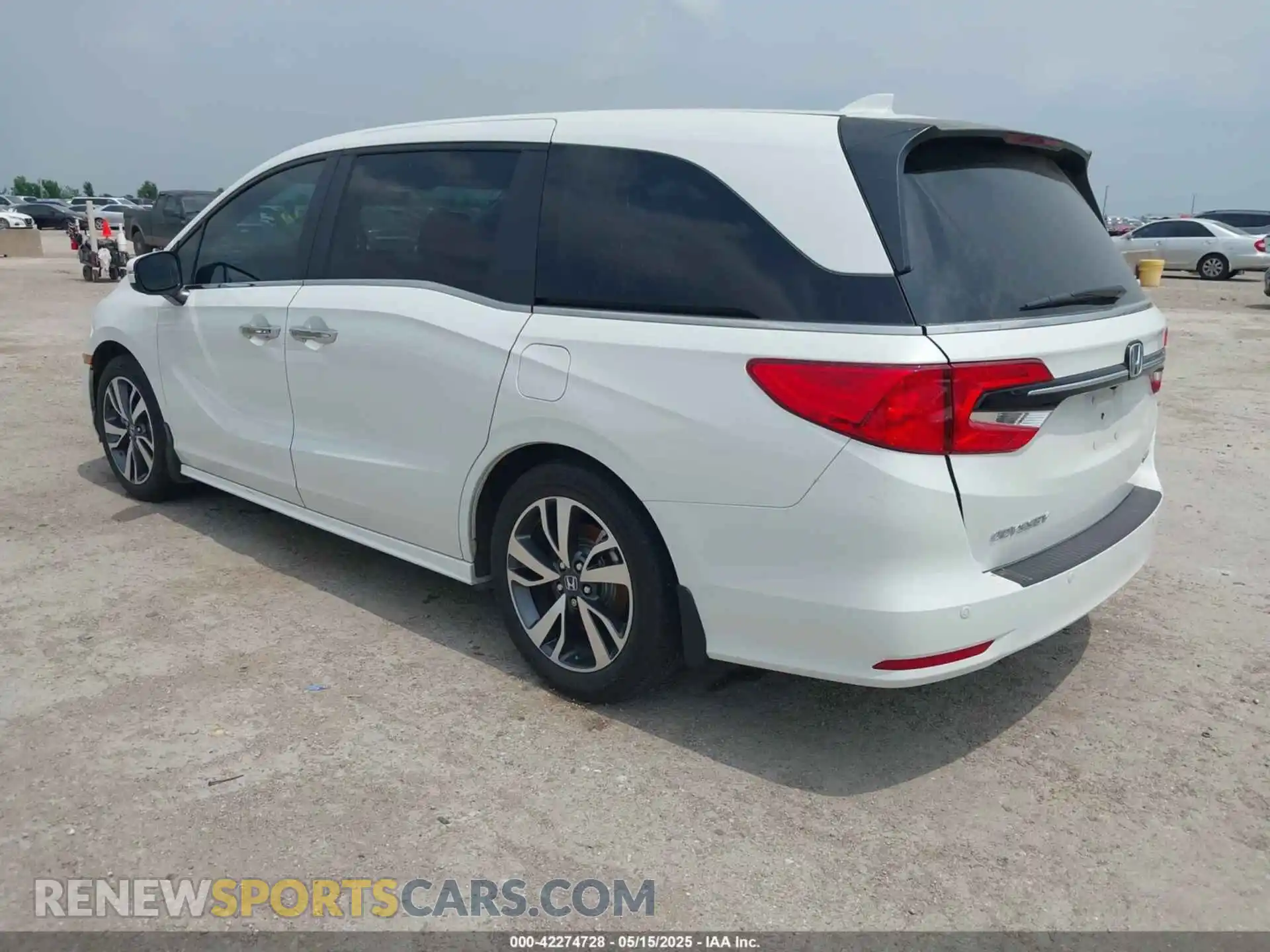 3 Photograph of a damaged car 5FNRL6H86PB038100 HONDA ODYSSEY 2023