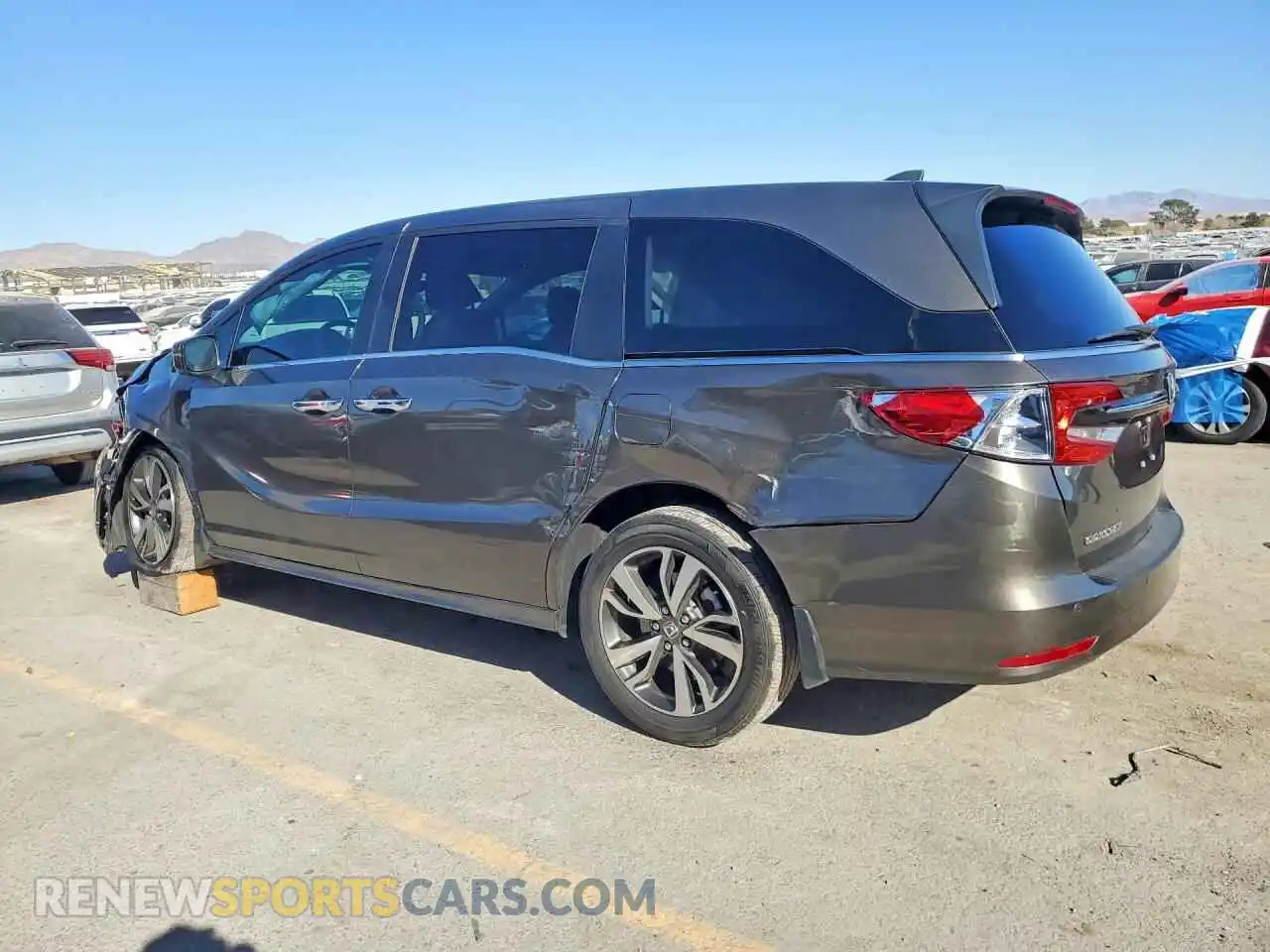 2 Photograph of a damaged car 5FNRL6H87PB038560 HONDA ODYSSEY 2023