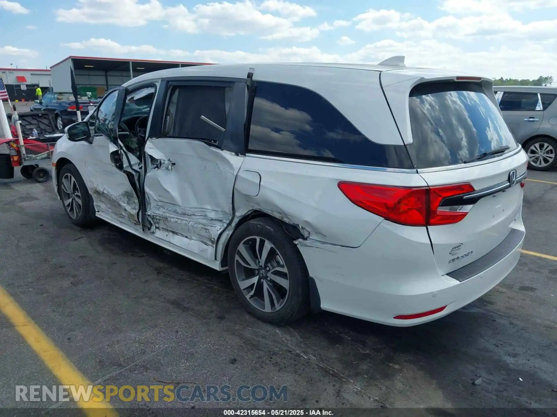 3 Photograph of a damaged car 5FNRL6H89PB016527 HONDA ODYSSEY 2023