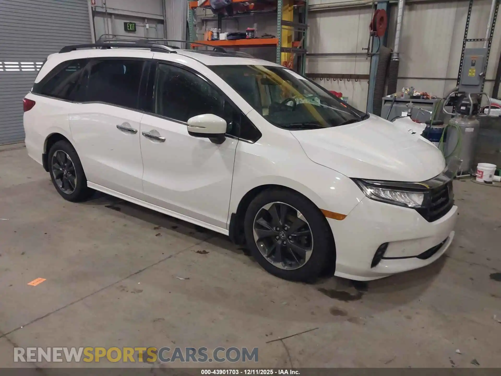 1 Photograph of a damaged car 5FNRL6H95PB030675 HONDA ODYSSEY 2023
