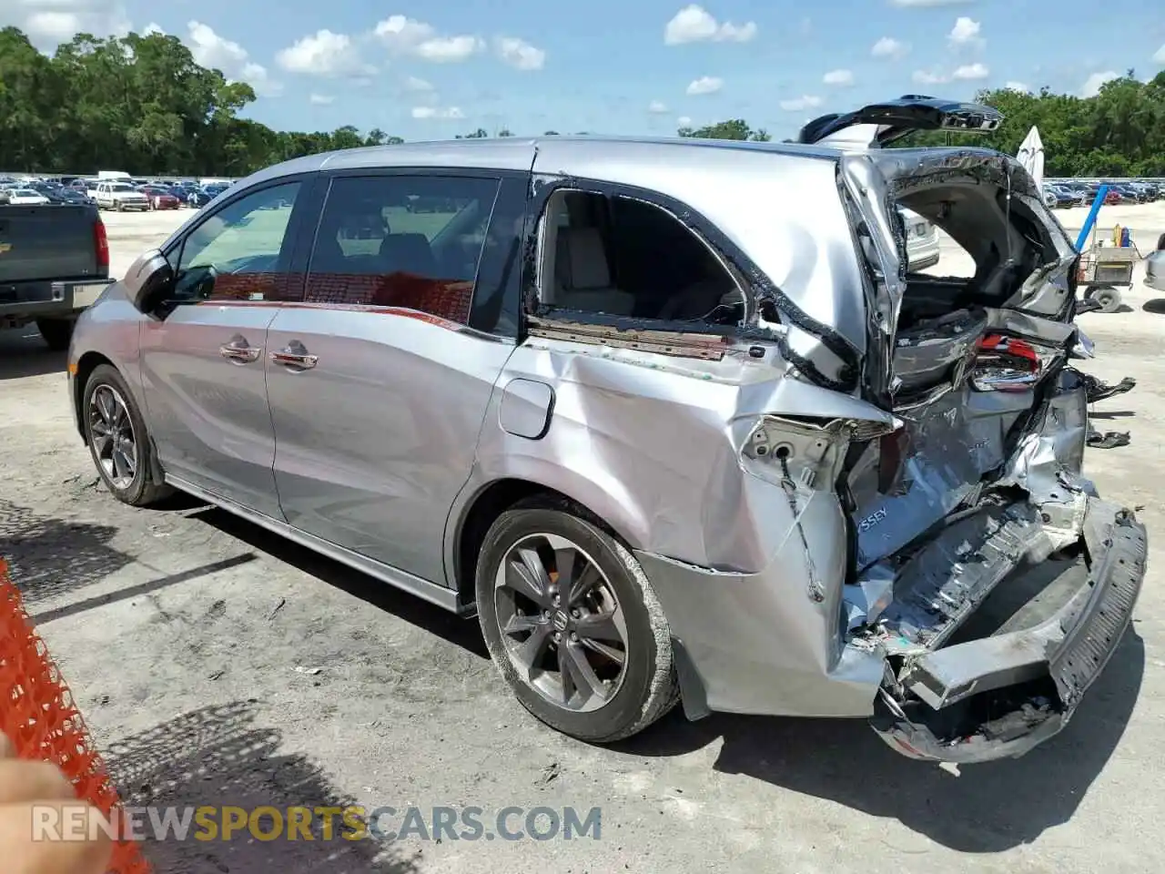 2 Photograph of a damaged car 5FNRL6H99PB004323 HONDA ODYSSEY 2023