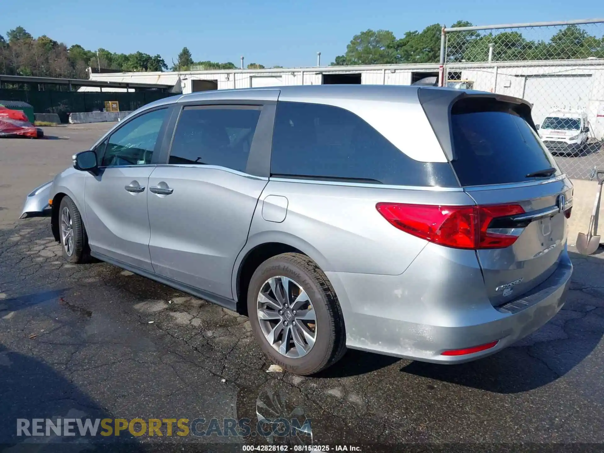 3 Photograph of a damaged car 5FNRL6H63RB065563 HONDA ODYSSEY 2024