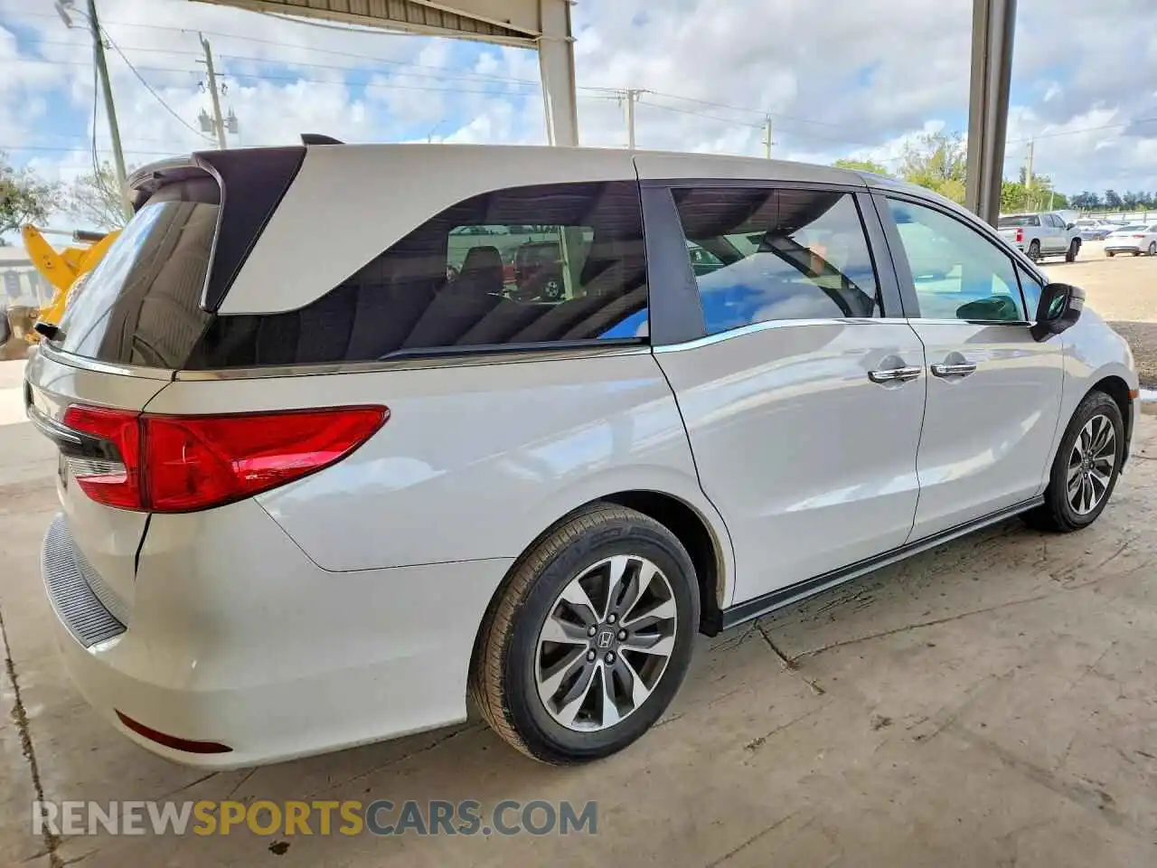 3 Photograph of a damaged car 5FNRL6H65RB015053 HONDA ODYSSEY 2024