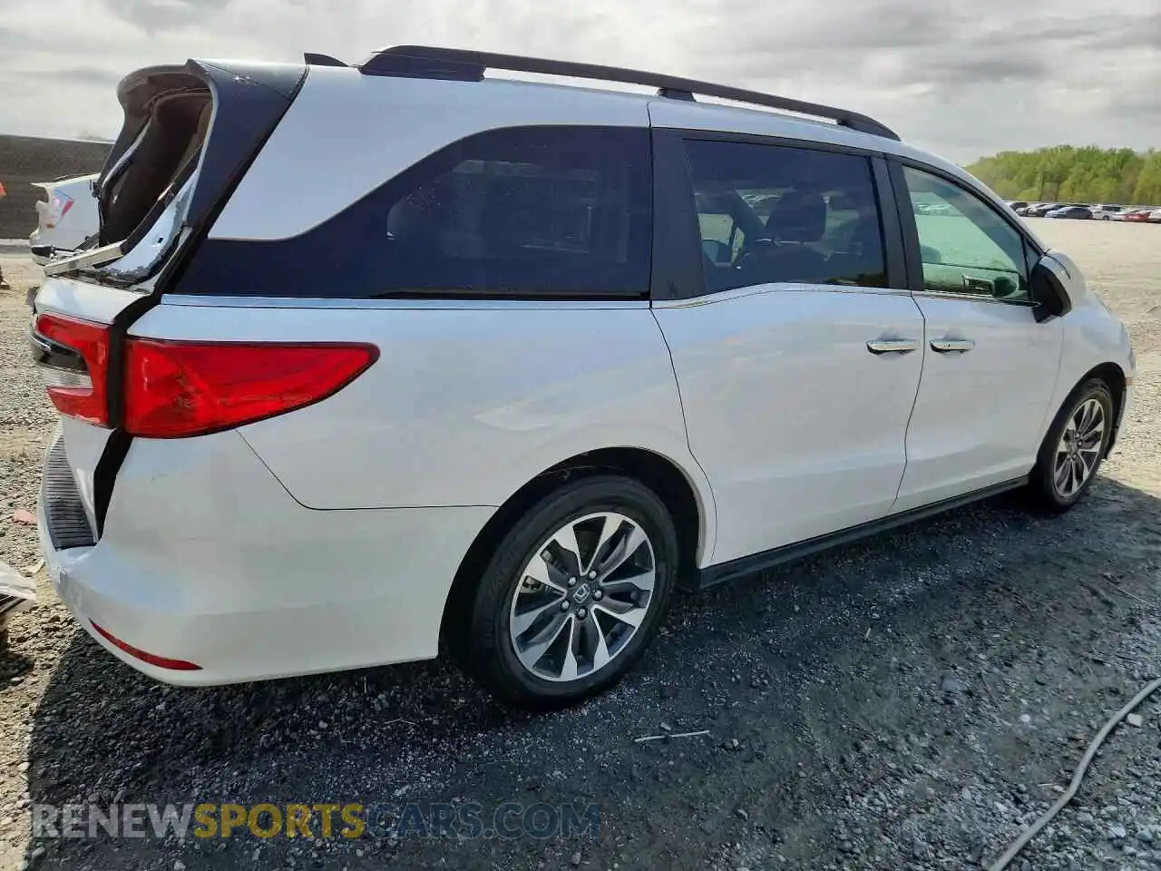 3 Photograph of a damaged car 5FNRL6H67RB039886 HONDA ODYSSEY 2024