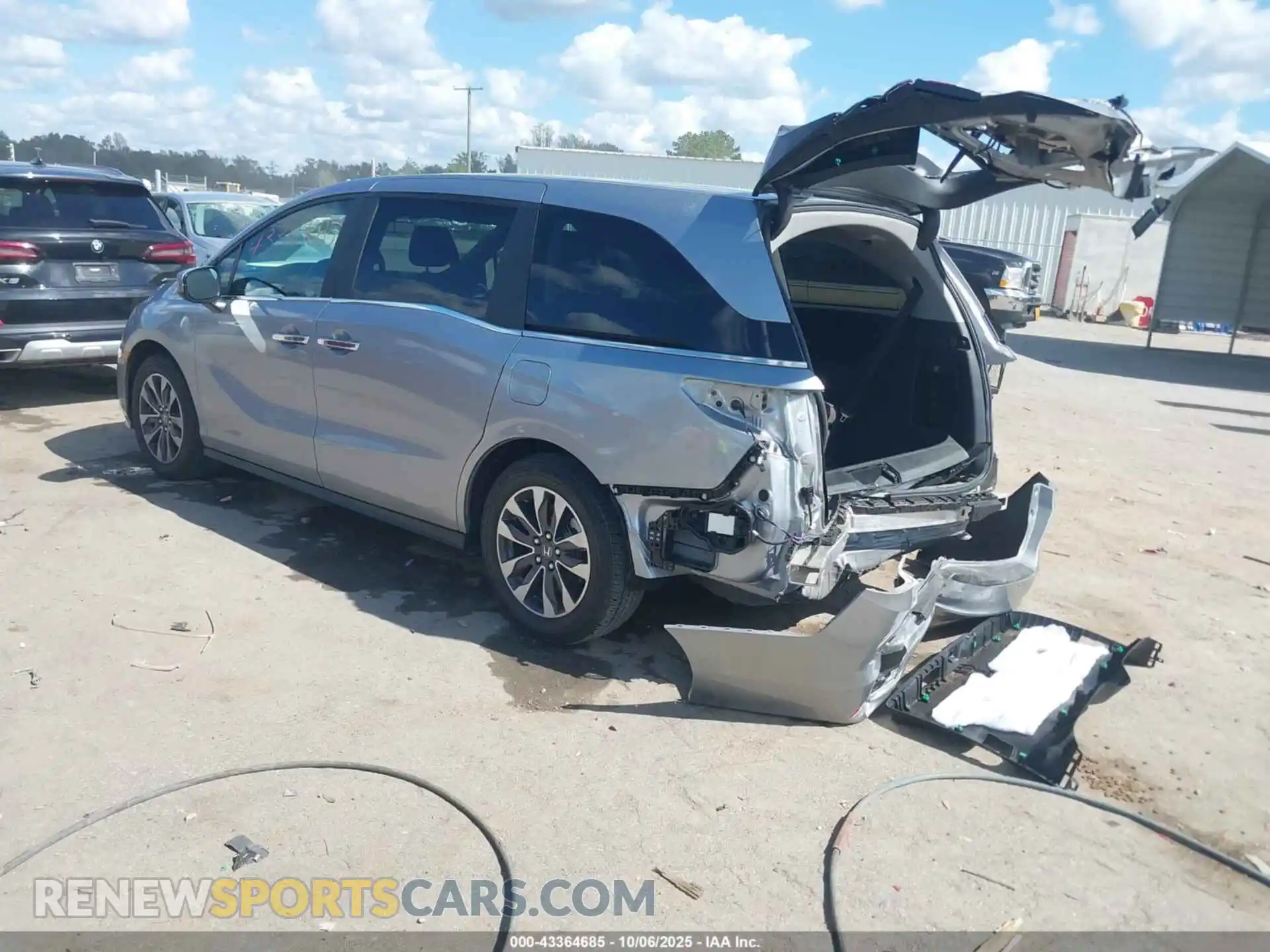 3 Photograph of a damaged car 5FNRL6H67RB040570 HONDA ODYSSEY 2024