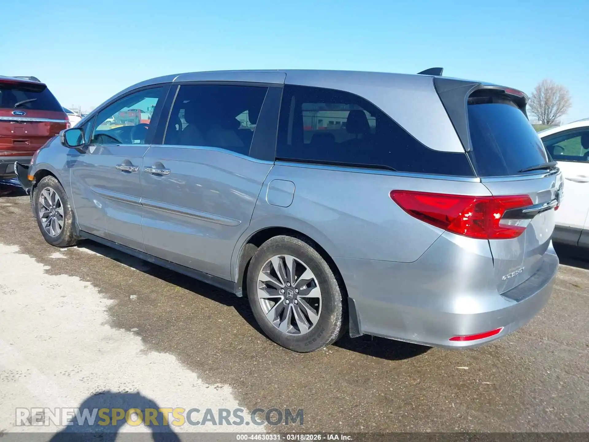 3 Photograph of a damaged car 5FNRL6H68RB016102 HONDA ODYSSEY 2024