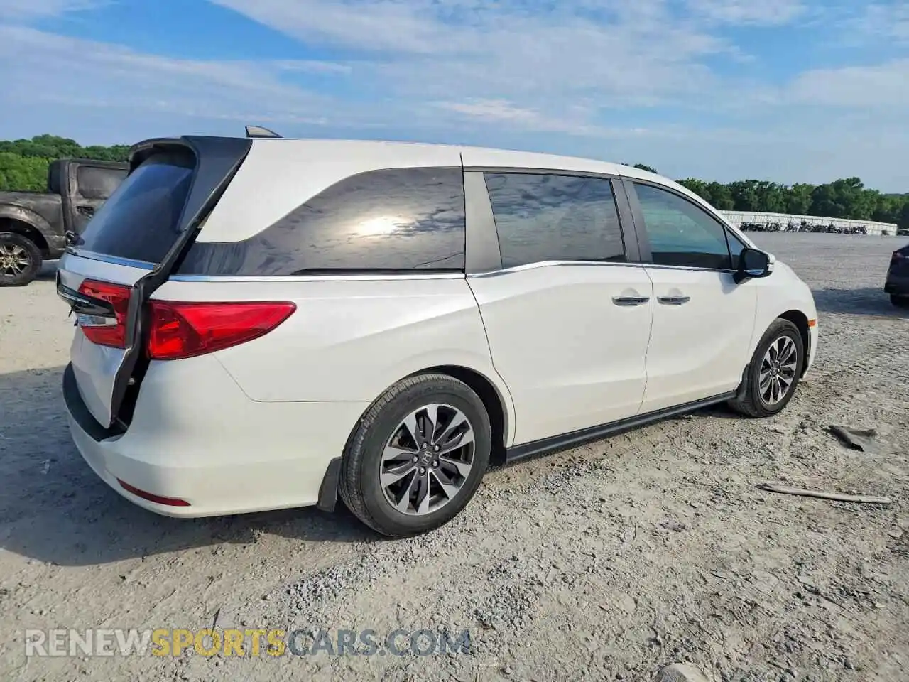 3 Photograph of a damaged car 5FNRL6H68RB068152 HONDA ODYSSEY 2024