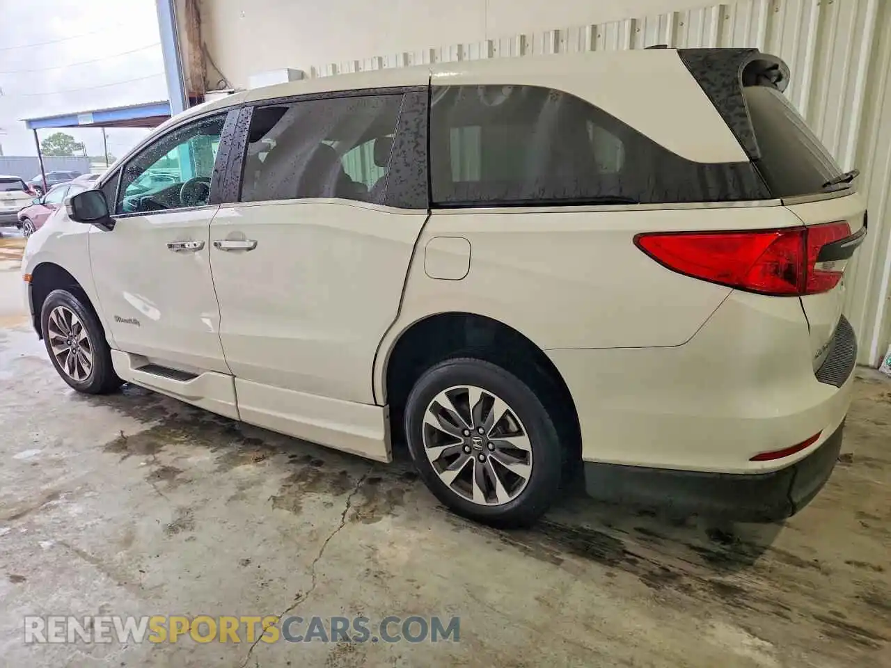 2 Photograph of a damaged car 5FNRL6H68RB068894 HONDA ODYSSEY 2024