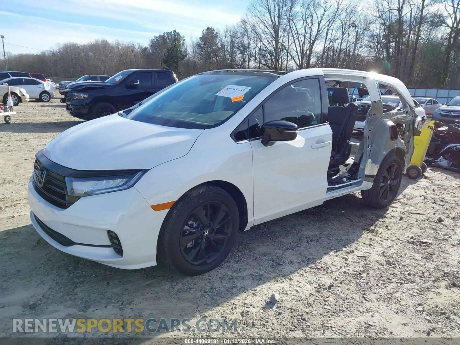 2 Фотография поврежденного автомобиля 5FNRL6H72RB024382 HONDA ODYSSEY 2024