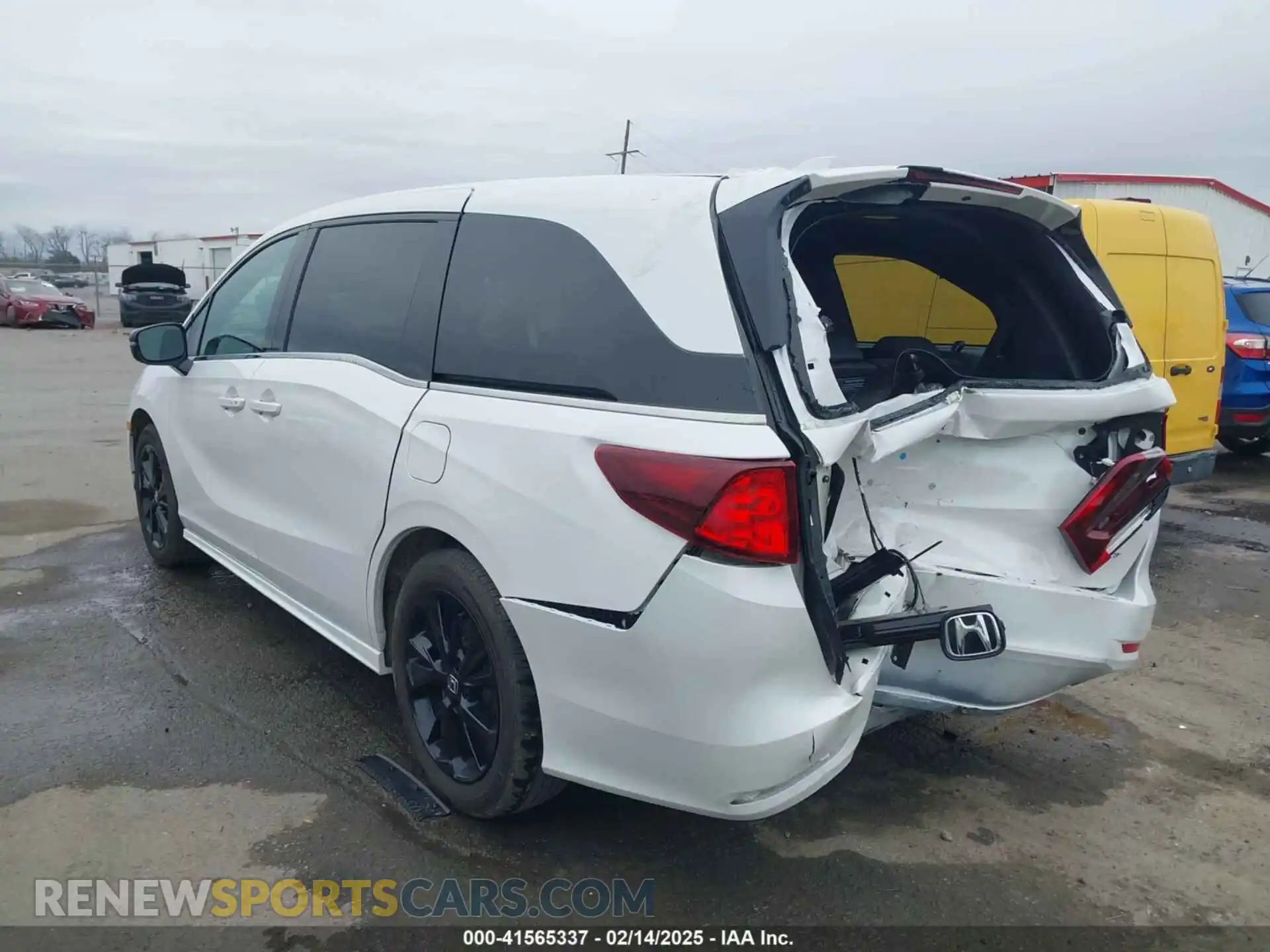3 Photograph of a damaged car 5FNRL6H74RB069338 HONDA ODYSSEY 2024