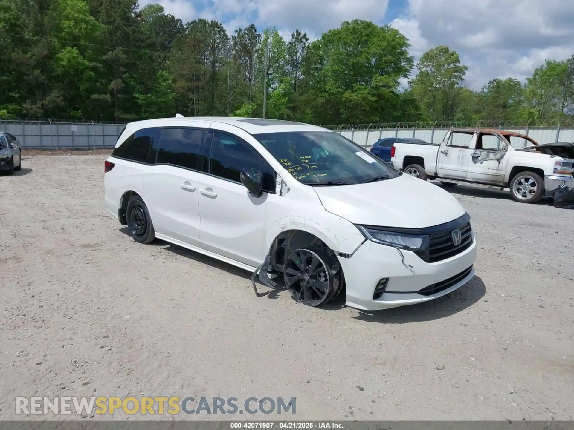1 Photograph of a damaged car 5FNRL6H78RB064563 HONDA ODYSSEY 2024