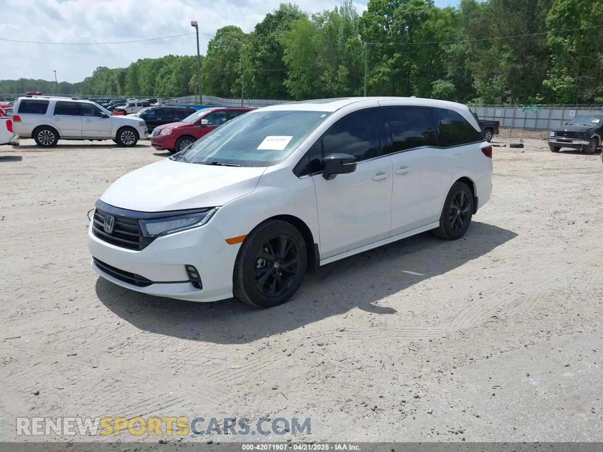 2 Photograph of a damaged car 5FNRL6H78RB064563 HONDA ODYSSEY 2024