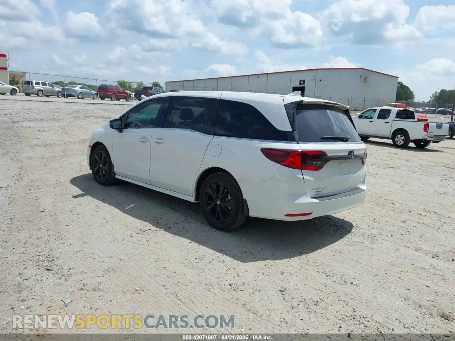 3 Photograph of a damaged car 5FNRL6H78RB064563 HONDA ODYSSEY 2024