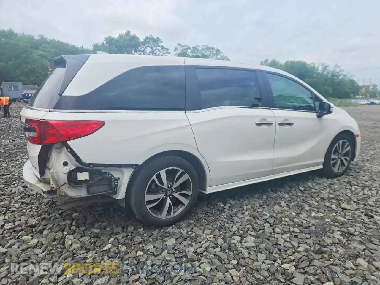 3 Photograph of a damaged car 5FNRL6H80RB032652 HONDA ODYSSEY 2024
