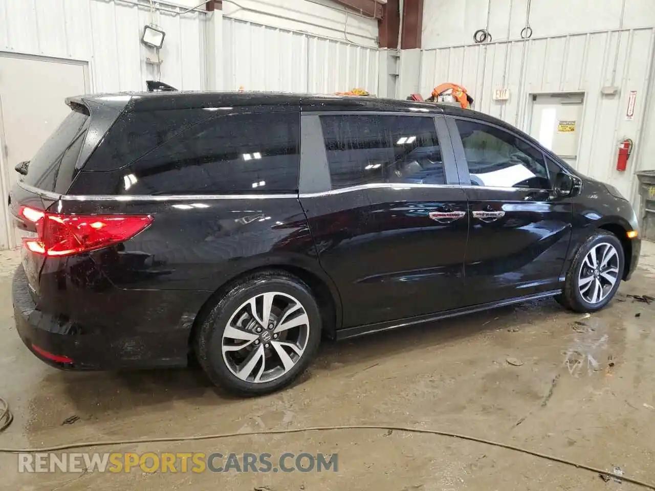3 Photograph of a damaged car 5FNRL6H80RB071984 HONDA ODYSSEY 2024
