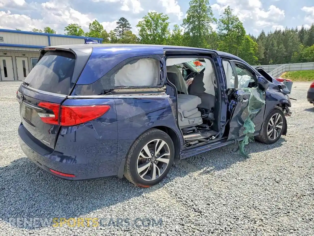 3 Photograph of a damaged car 5FNRL6H81RB010997 HONDA ODYSSEY 2024