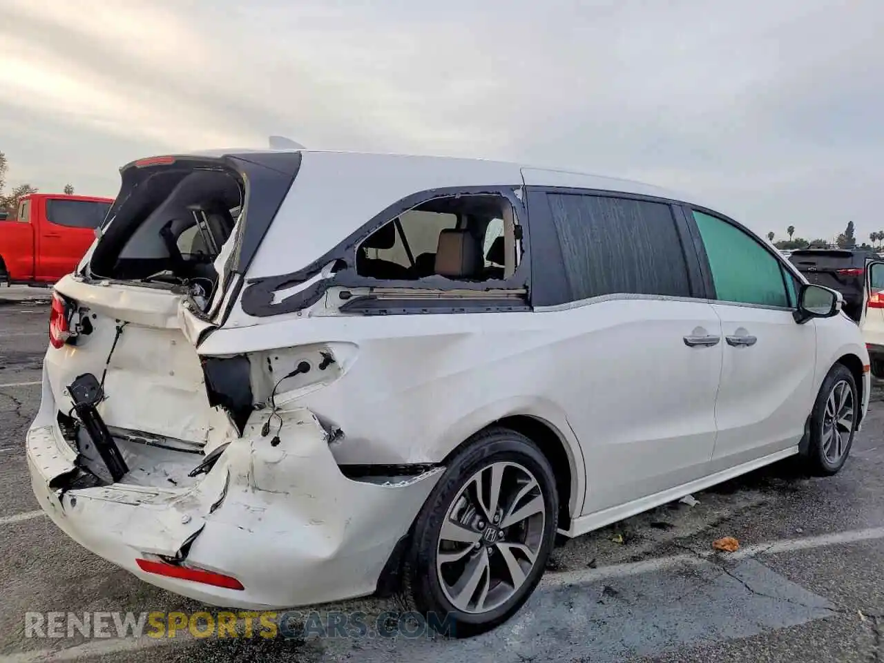 3 Photograph of a damaged car 5FNRL6H82RB076118 HONDA ODYSSEY 2024