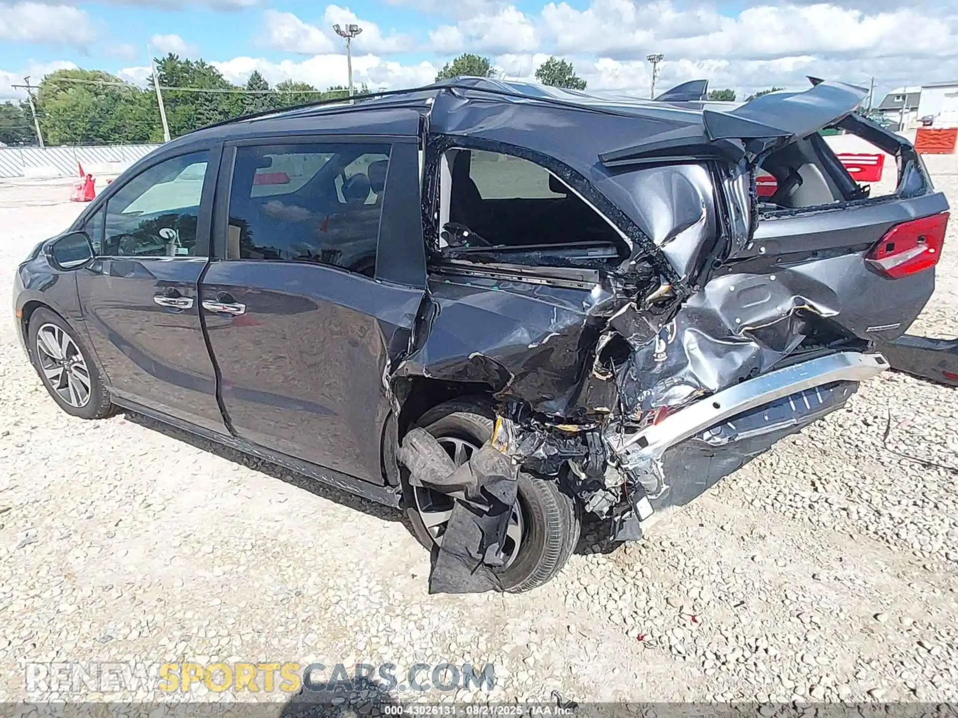 3 Photograph of a damaged car 5FNRL6H83RB030233 HONDA ODYSSEY 2024