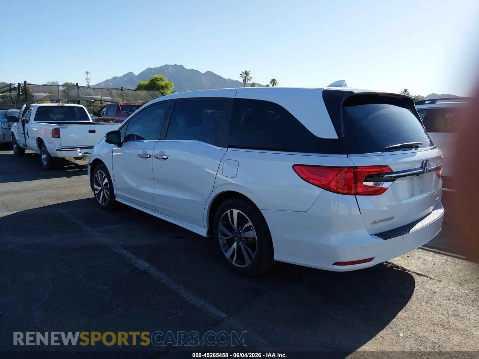 3 Photograph of a damaged car 5FNRL6H84RB021105 HONDA ODYSSEY 2024