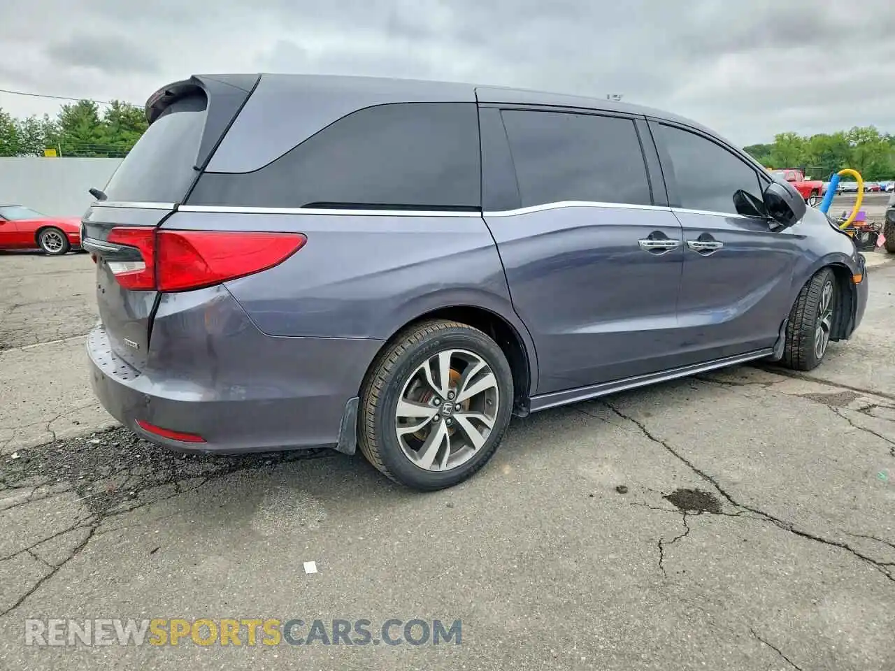3 Photograph of a damaged car 5FNRL6H84RB028037 HONDA ODYSSEY 2024