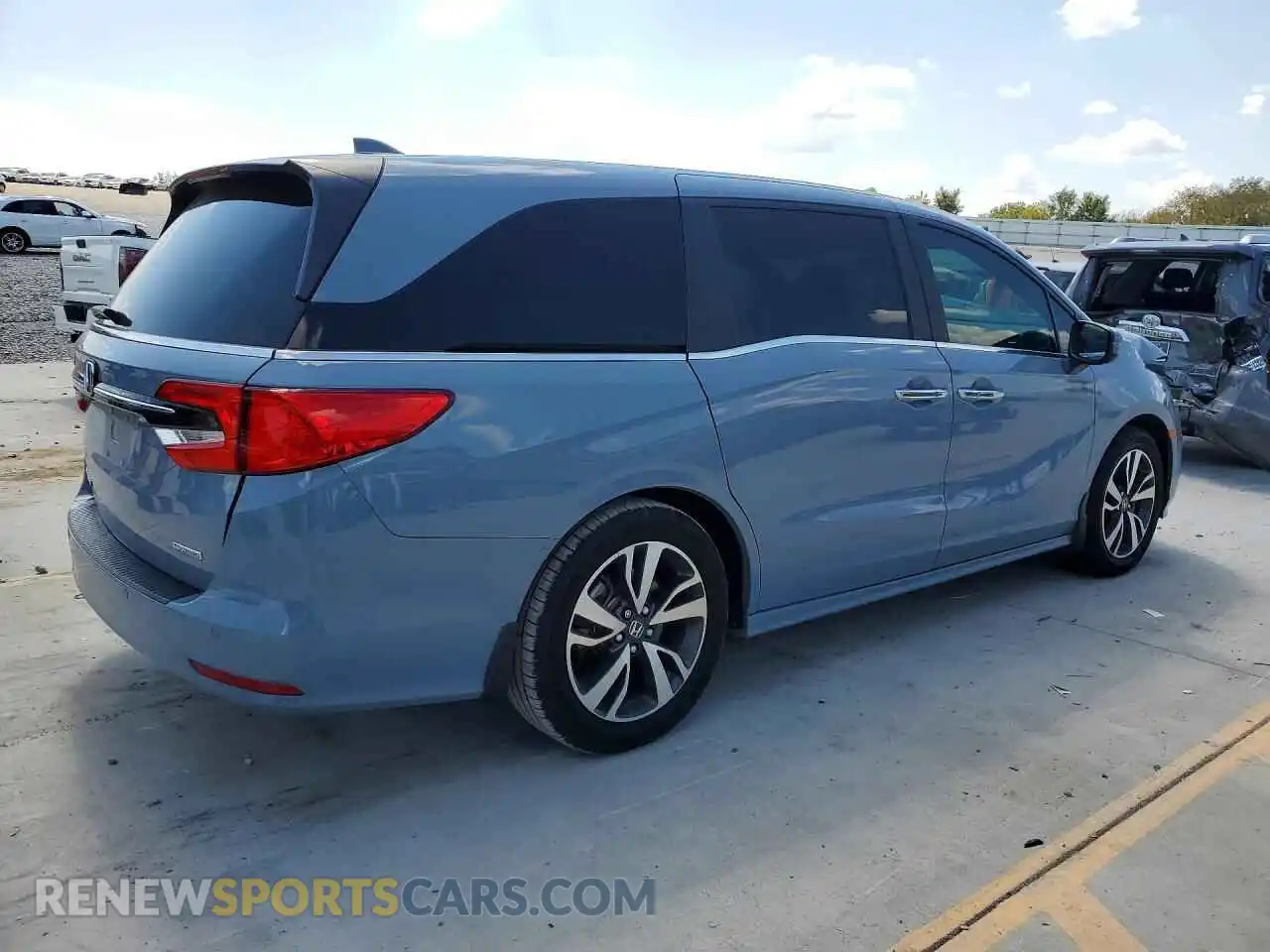 3 Photograph of a damaged car 5FNRL6H85RB027656 HONDA ODYSSEY 2024