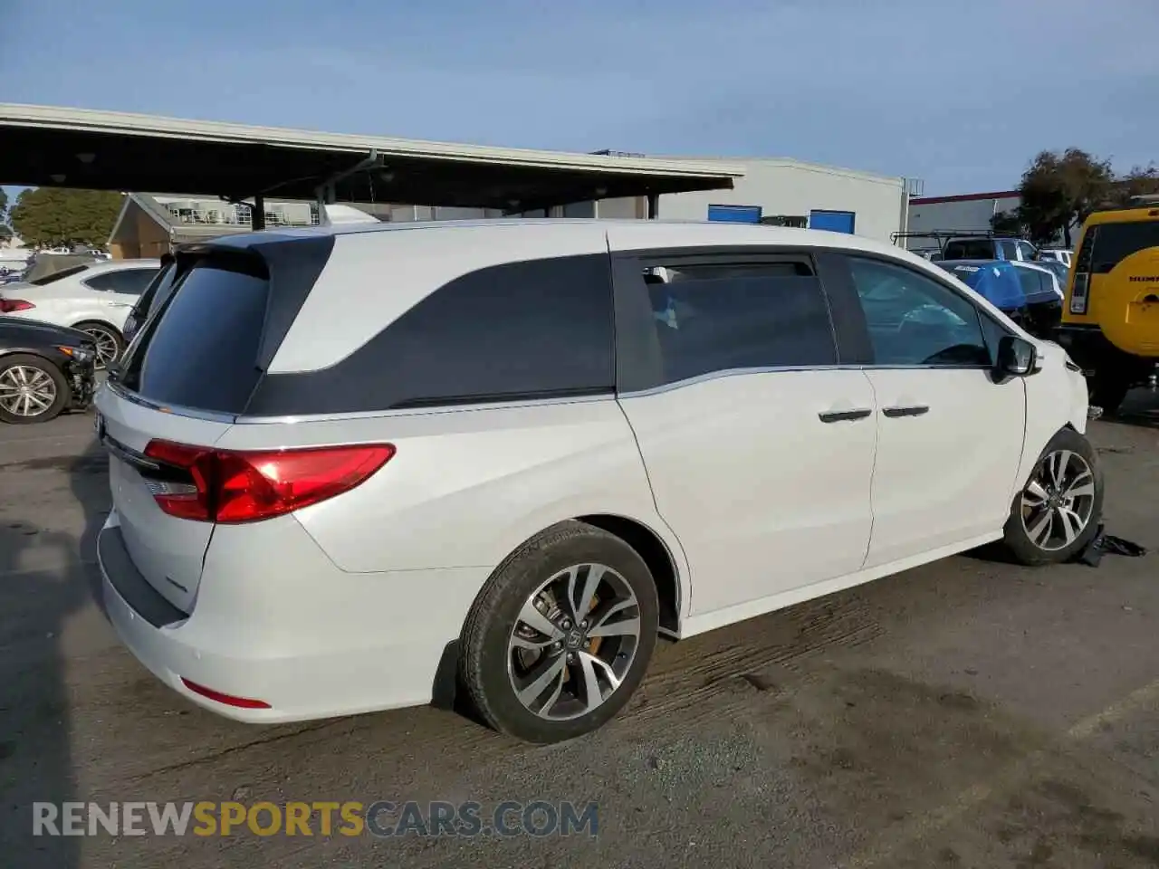 3 Photograph of a damaged car 5FNRL6H86RB000370 HONDA ODYSSEY 2024