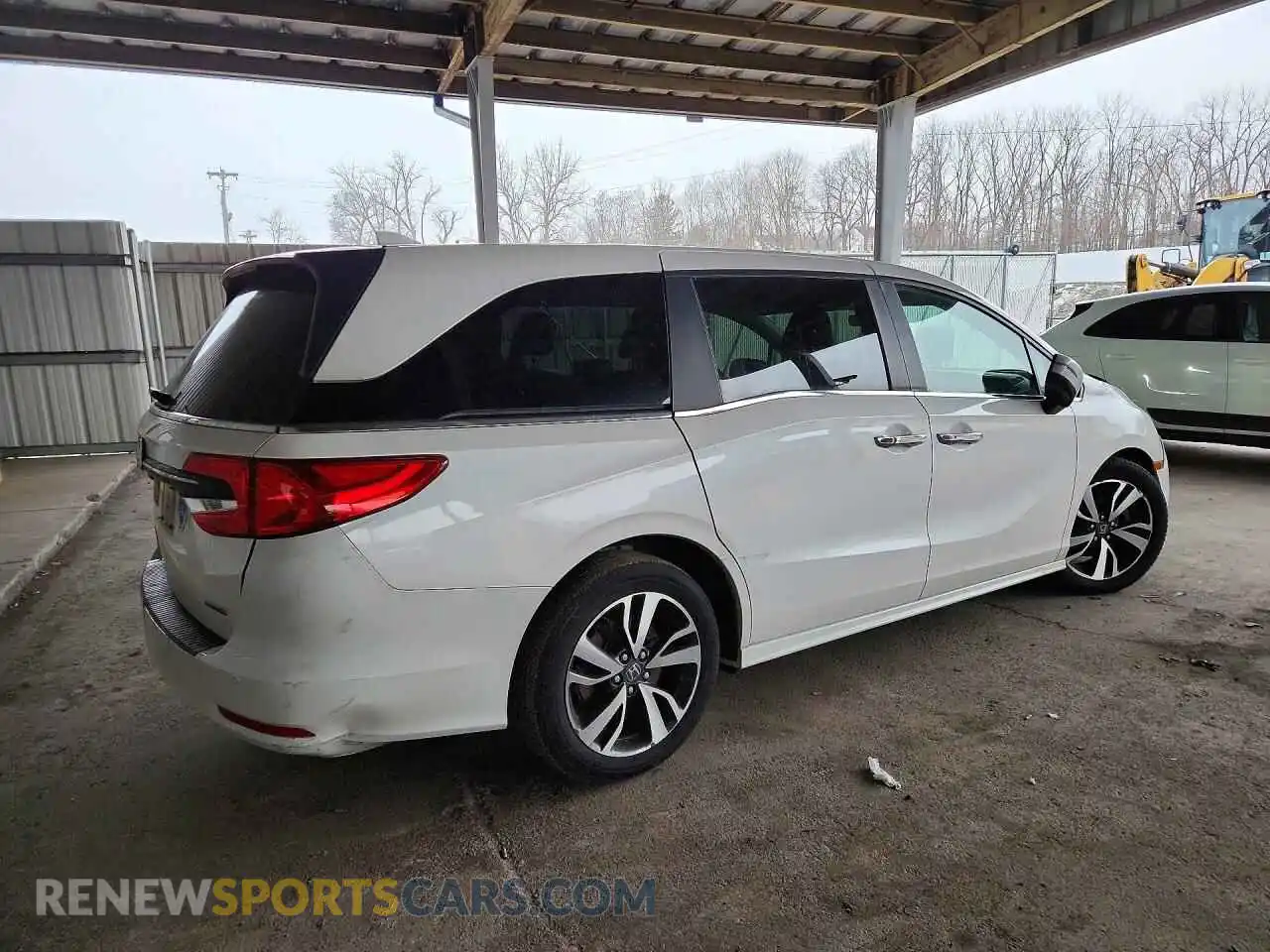 3 Photograph of a damaged car 5FNRL6H86RB038228 HONDA ODYSSEY 2024
