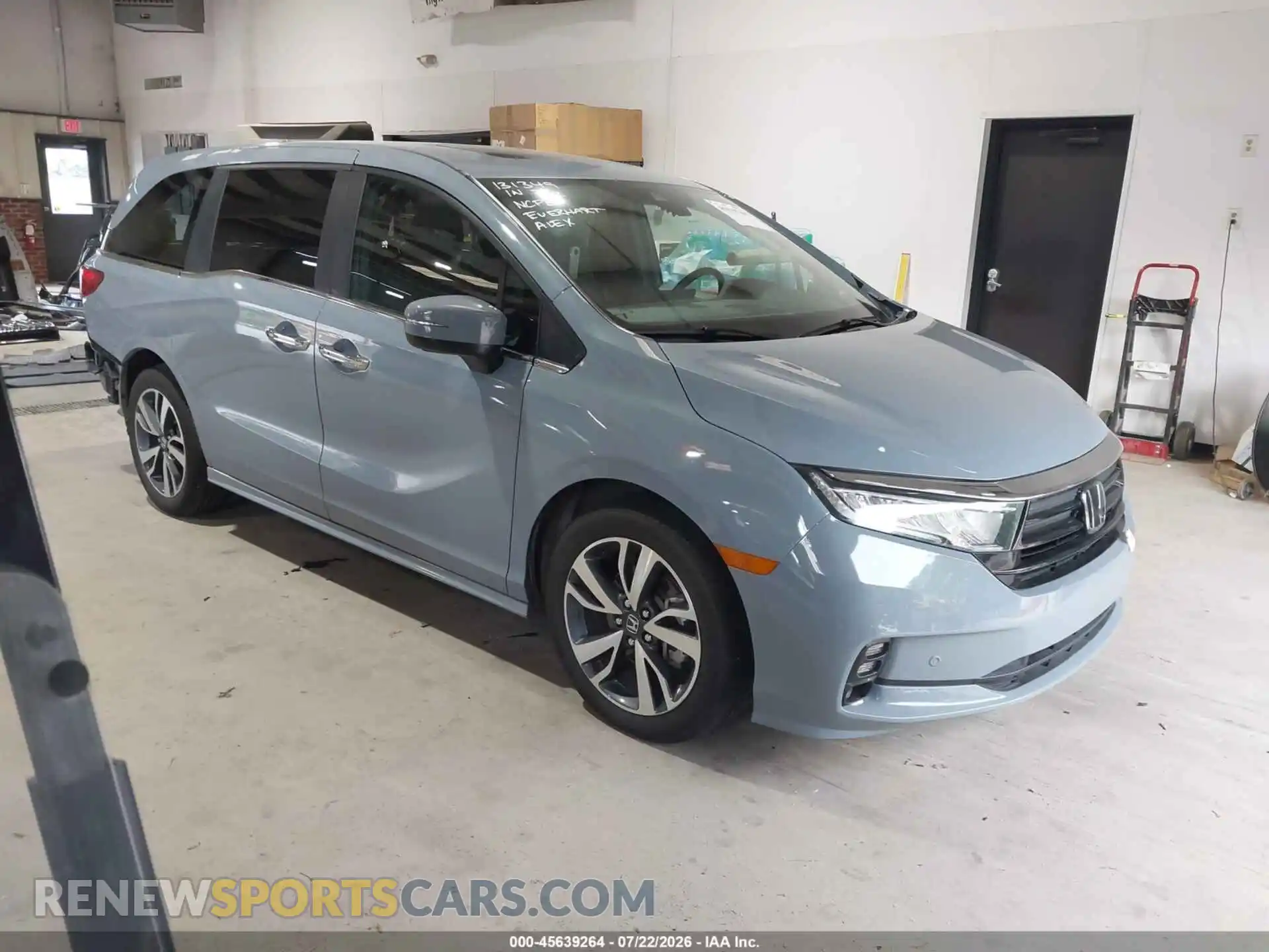 1 Photograph of a damaged car 5FNRL6H88RB001553 HONDA ODYSSEY 2024
