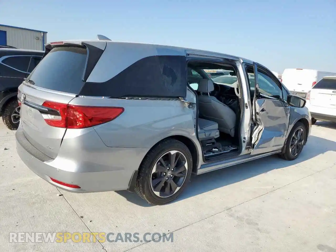 3 Photograph of a damaged car 5FNRL6H92RB056573 HONDA ODYSSEY 2024