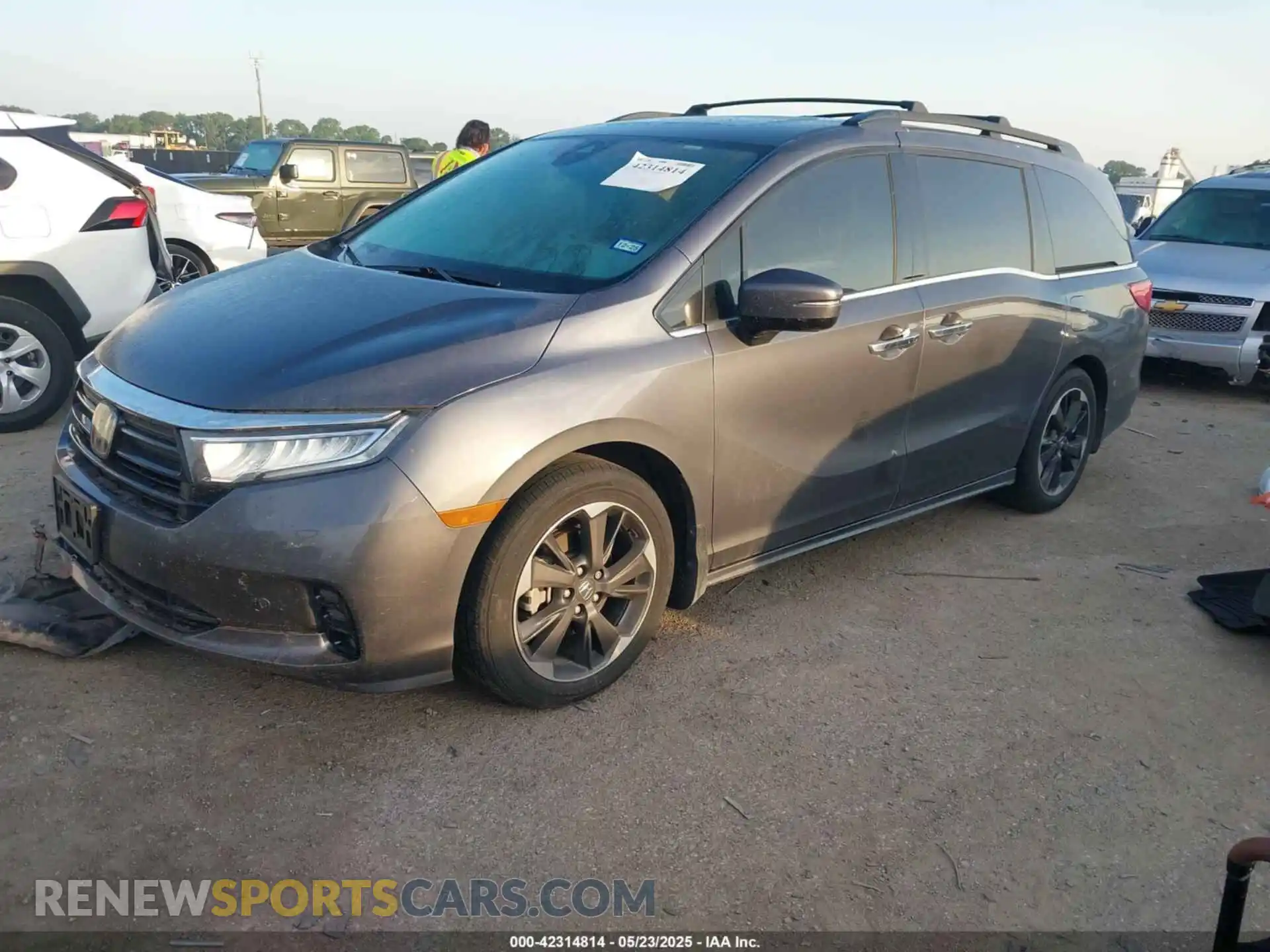 2 Photograph of a damaged car 5FNRL6H93RB023047 HONDA ODYSSEY 2024